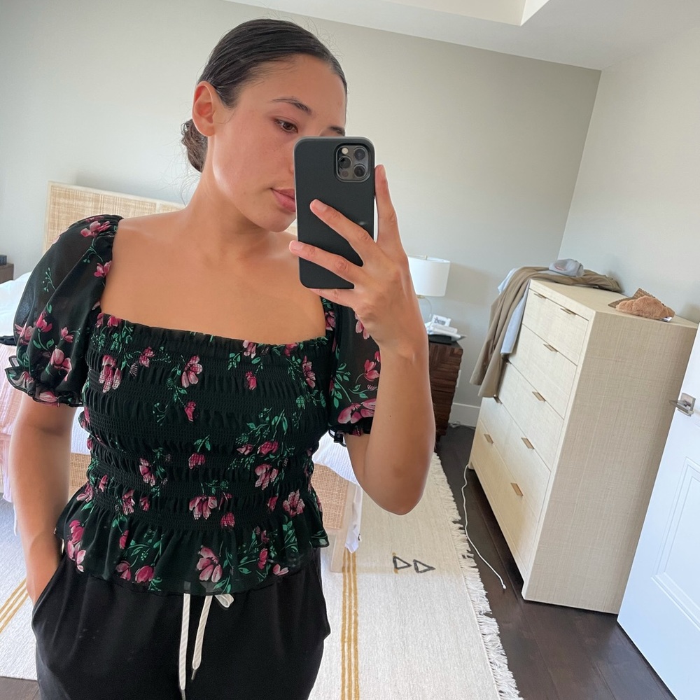 Wayf floral top size M